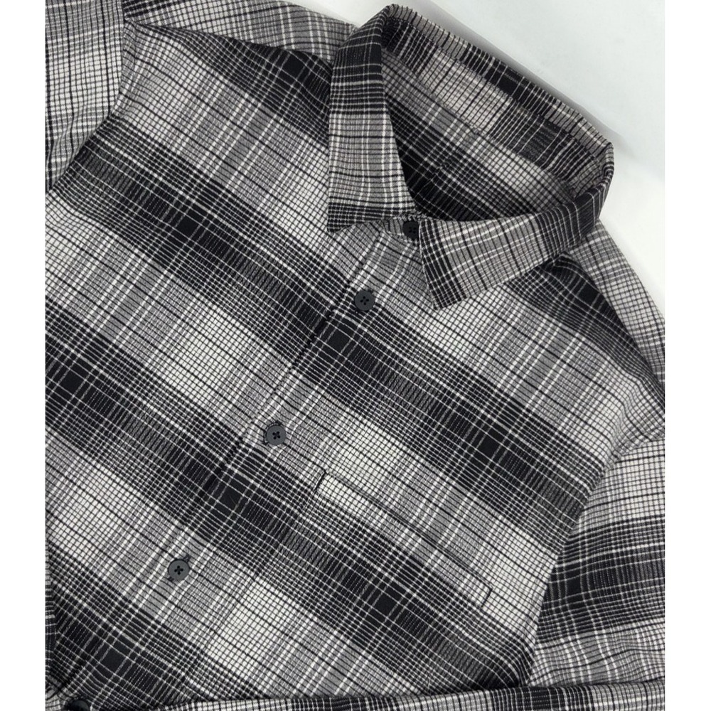 Lululemon Masons Peak Flannel Shirt Men's Medium Gray and Black Plaid Zip Pocket